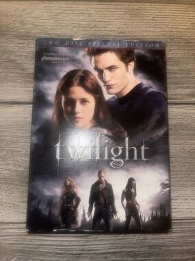 Twilight - Two-Disc Special Edition (Black)